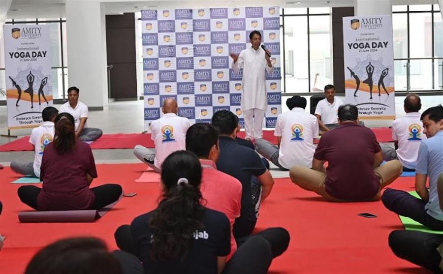 एमिटी यूनिवर्सिटी पंजाब ने अंतर्राष्ट्रीय योग दिवस मनाया
