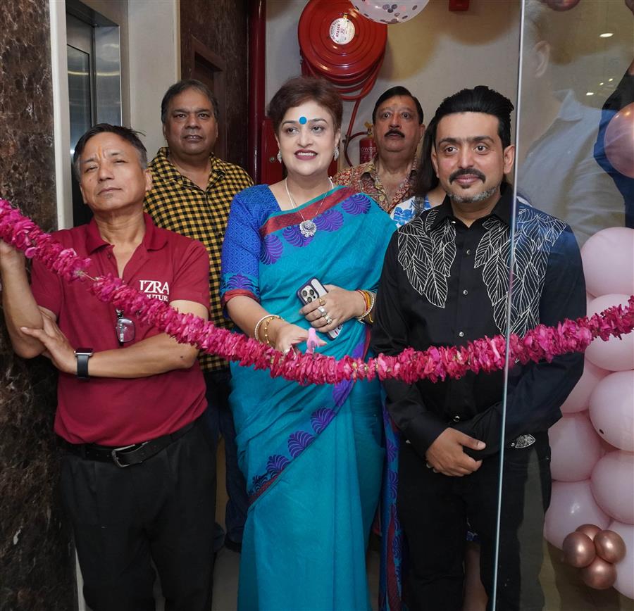 इज़रा कॉउचर बाइ समीर ने चंडीगढ़ में अपना स्टोर खोला: ट्राइसिटी का नया फैशन अड्‌डा