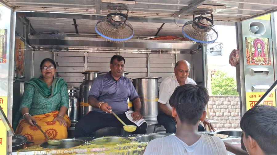 किसी भी उम्र में करें अन्न दान, दान में उम्र कोई पैमाना नही: रूंगटा