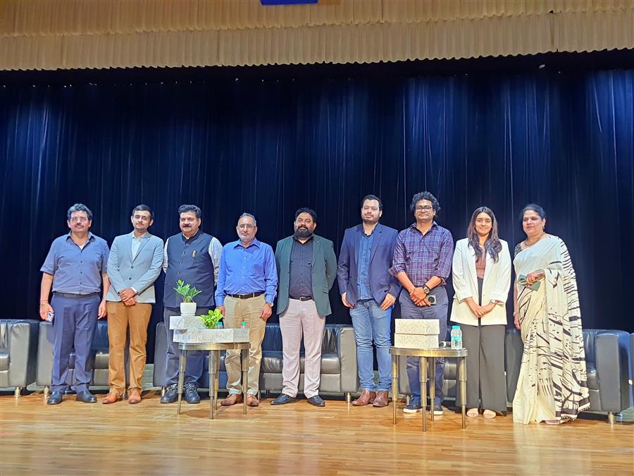 आठवीं,नौवीं और दसवीं के छात्रों के लिए करियर काउंसलिंग सत्र का आयोजन, 700 से अधिक छात्रों ने लिया भाग