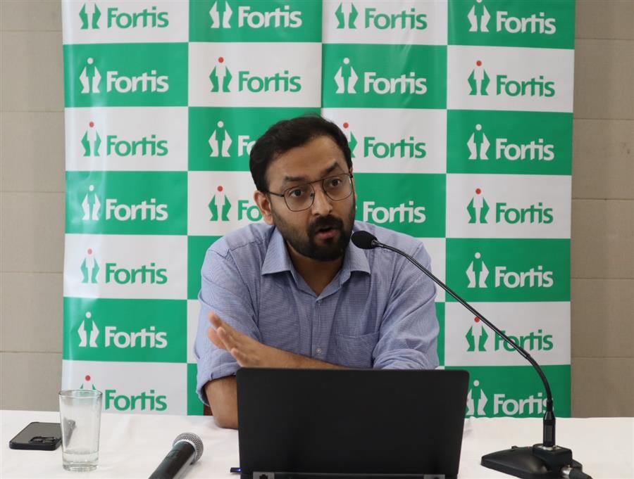 फोर्टिस मोहाली के डॉक्टरों ने वॉटर वेपर थेरेपी के माध्यम से जटिल प्रोस्टेट समस्याओं से पीड़ित 73 वर्षीय व्यक्ति का इलाज किया