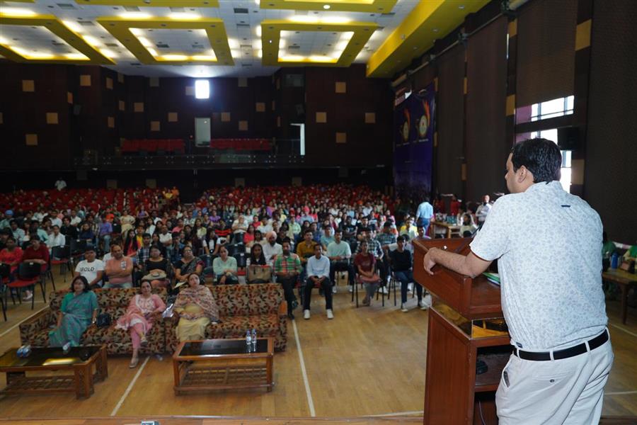 एसडी कॉलेज में दाखिला लेने वाले पहले वर्ष के स्टूडेंट्स के लिए ओरिएंटेशन सैशन आयोजित
