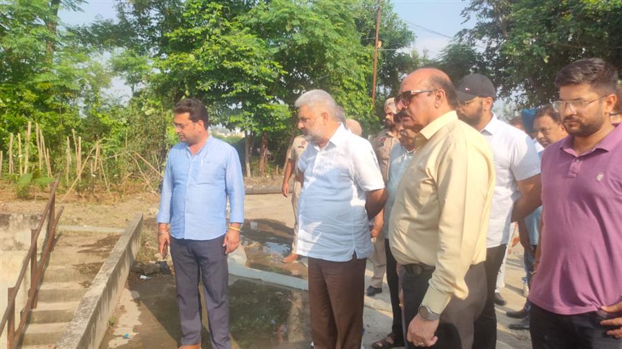 Cabinet Minister Lal Chand Kataruchak initiates Sewerage cleaning work with aid of super suction machines in Daulatpur Dhaki