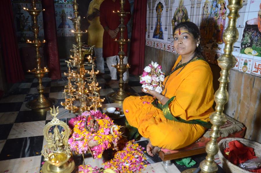 किन्नर मंदिर में आदिशक्ति माता का यज्ञ, विशेष पूजन और 108 दीप पूजन किया