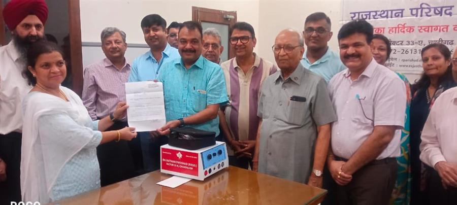 राजस्थान परिषद, चण्डीगढ़ ने सिविल अस्पताल,  पंचकूला को हॉरिज़ॉन्टल ऑटोक्लेव मशीन और मल्टीपर्पस हाई फ्रिक्वेंसी सर्जिकल यूनिट भेंट किए