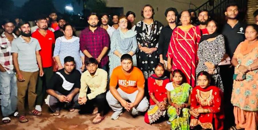 रंजीता मेहता समर्थकों ने की नारेबाजी, टिकट न देने पर जताया रोष