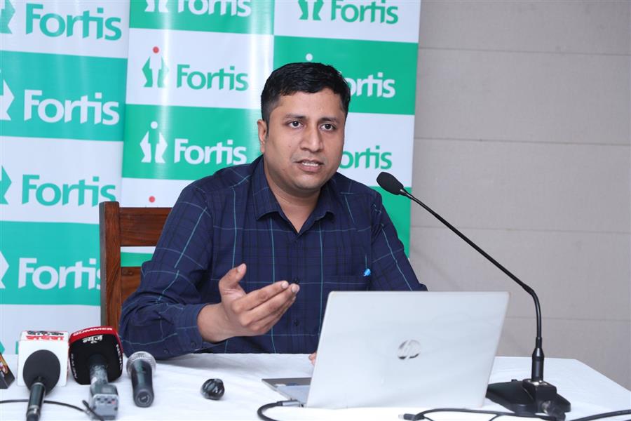 फोर्टिस मोहाली में उन्नत रोबोट-एडेड सर्जरी के माध्यम से जटिल यूरोलॉजिकल कैंसर के रोगियों का सफलतापूर्वक इलाज किया गया