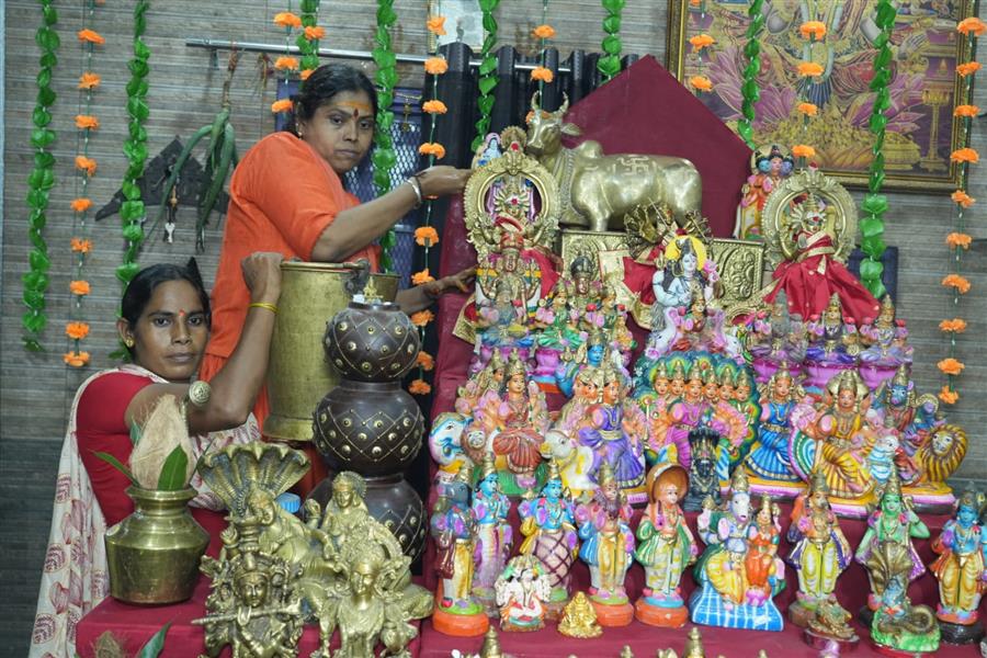 किन्नर मंदिर में कलश स्थापना के साथ शारदीय नवरात्र शुरू: