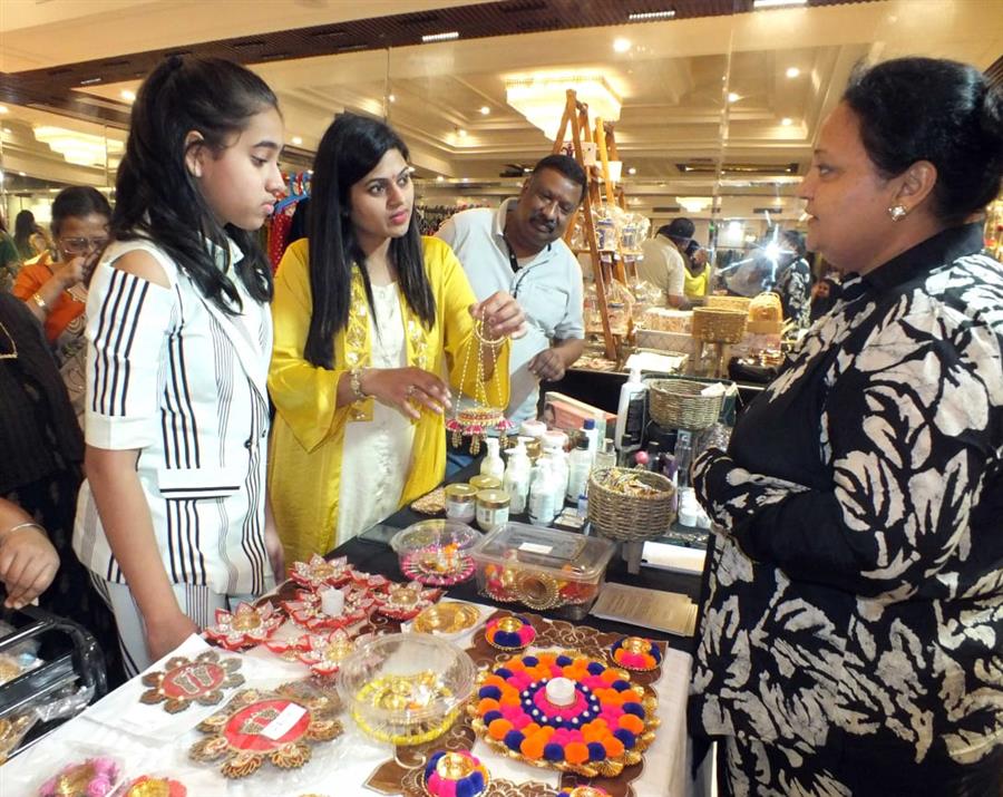 एनजीओ वॉयस ऑफ यूनिटी ने आयोजित की घरेलू सजो सामान की प्रदर्शनी