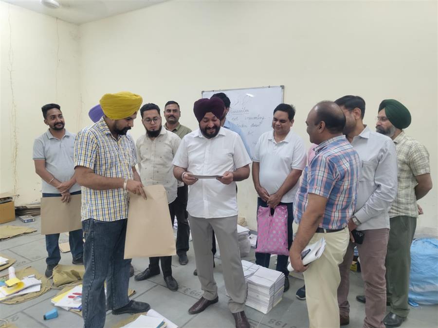 चुनाव आचार संहिता की सख़्ती से की जाये पालना और कोई अधिकारी लापरवाही न बरते - भुपिन्दर सिंह आई. ए. एस.