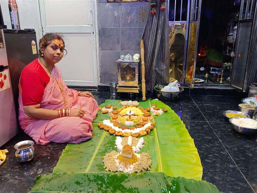 किन्नर मंदिर में नवमी पर 108 कन्याओं का पूजन