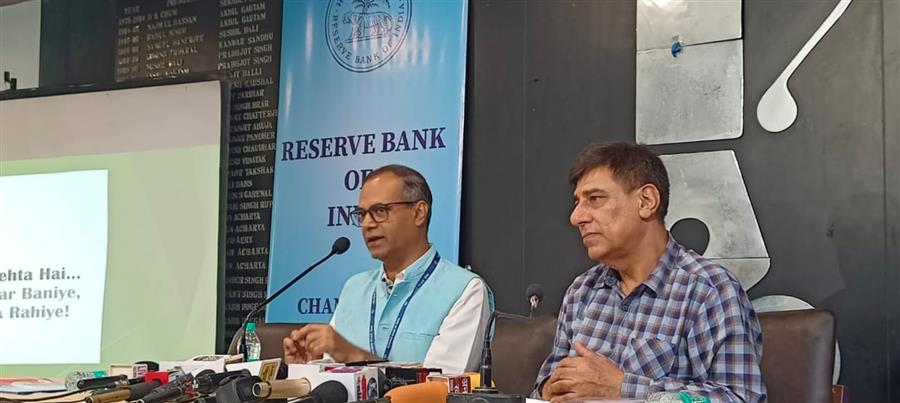 साइबर क्राइम एवं डिजिटल अरेस्ट से बचने के लिए अज्ञात नंबर वाली फोन कॉल्स उठाने से बचना चाहिए : रिजर्व बैंक लोकपाल राजीव द्विवेदी