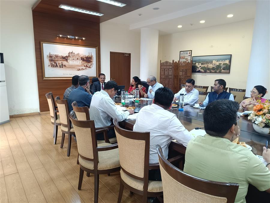 वनिता रतन शर्मा ने पंजाब के मुख्य सचिव और राज्य खरीद एजेंसियों के साथ धान खरीद की स्थिति और चावल की स्वीकृति के प्रबंधों की समीक्षा की