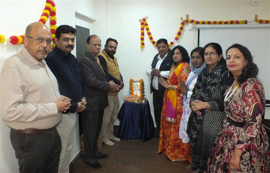 द हिड्न टैलेंट वेलफेयर एंड ट्रस्ट ने आयोजित की सदाबहार फिल्मी गानों की महफ़िल-सितारों का संग सुरों के संग