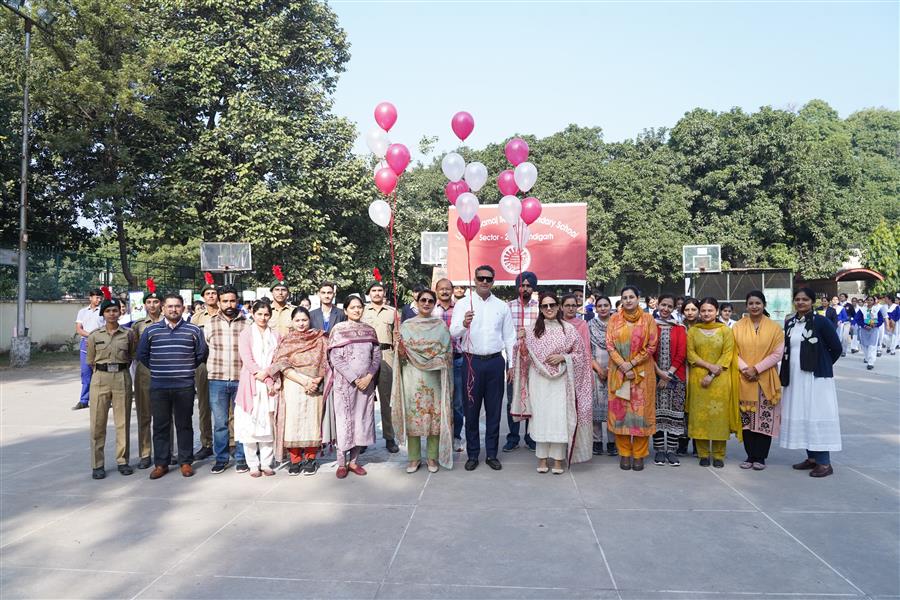 देव समाज स्कूल के छात्रों ने पैदल मार्च कर ‘सेव एनिमल्स' का दिया संदेश