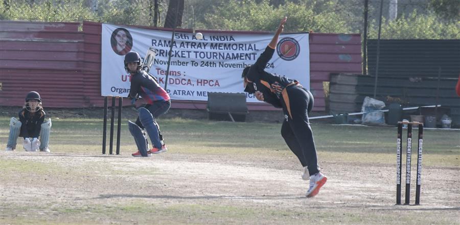 जम्मू और कश्मीर क्रिकेट एसोसिएशन और यूटी क्रिकेट एसोसिएशन ने 5वें रमा अत्रे अखिल भारतीय महिला क्रिकेट टूर्नामेंट में अपने-अपने लीग मैच जीते 