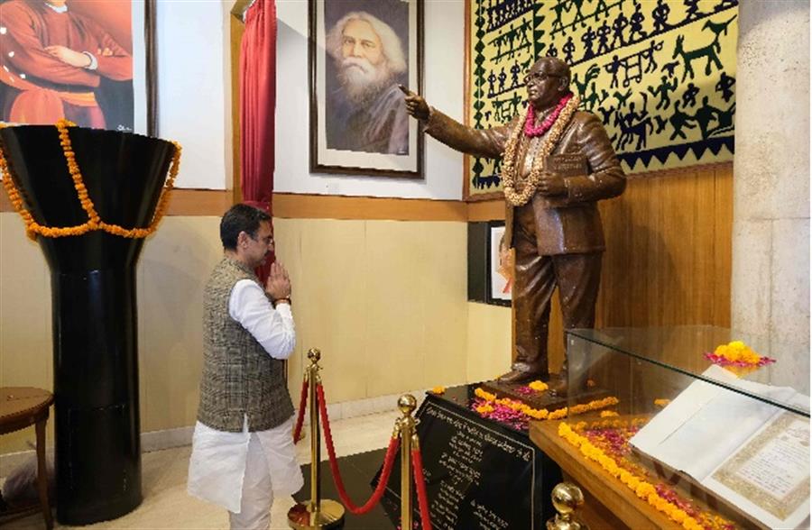 शाश्वत मूल्यों के साथ-साथ आधुनिक भारत की जरूरतों को भी समझते थे हमारे संविधान निर्माता : कल्याण