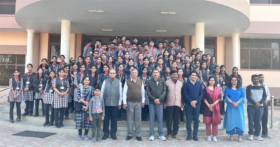 बीकेबीआईईटी पिलानी में पीएम श्री केंद्रीय विद्यालय चूरू के छात्रों का दौरा