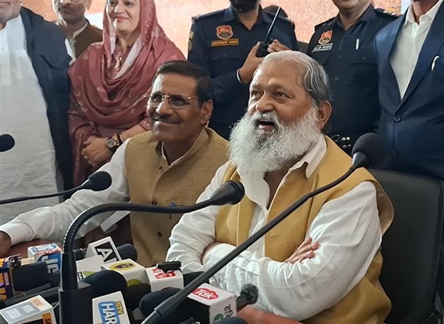 प्रदेशवासियों को बेहतरीन परिवहन सुविधा देने के लिए सभी प्रकार की टूटी-फूटी/जर्जर बसों को हटाया जाएगा’’- परिवहन मंत्री अनिल विज