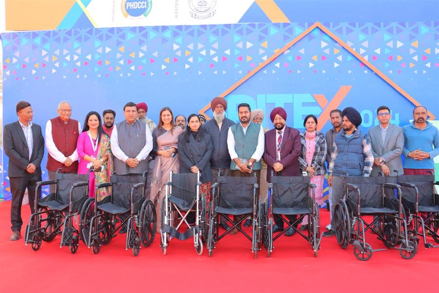 पाईटैक्स में दिव्यांगों व बुजुर्गों को मिलेगी व्हील चेयर सुविधा