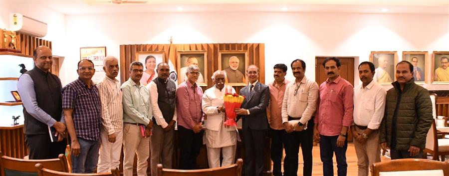 राज्यपाल श्री दत्तात्रेय से आंध्र प्रदेश के मीडिया प्रतिनिधिमंडल ने की मुलाकात