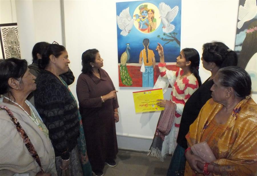 वॉयस ऑफ यूनिटी एनजीओ ने दिव्यांग कलाकारों की कला प्रदर्शनी का दौरा कर किया सम्मानित
