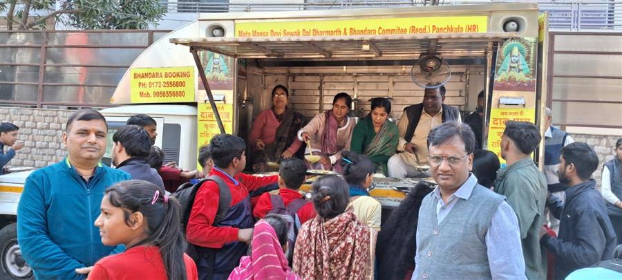 एनजीओ श्री श्याम करुणा फाउंडेशन ने भंडारे का आयोजन किया