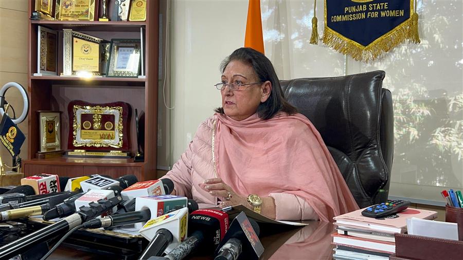 पंजाब राज्य महिला आयोग द्वारा महिलाओं पर की गई अपमानजनक टिप्पणी को लेकर हरजिंदर सिंह धामी को सुओ-मोटो नोटिस जारी
