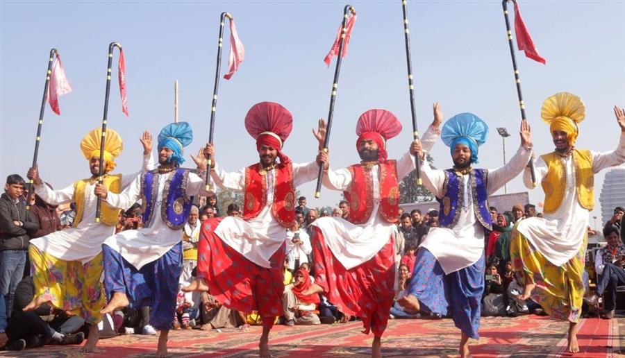 देश के पांच प्रमुख तीर्थ स्थलों पर हजारों श्रद्धालुओं ने ऑनलाईन प्रणाली से देखा अंतर्राष्ट्रीय गीता महोत्सव