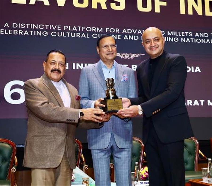 Karan Gilhotra Chair Punjab PHDCCI honored at the “Flavors of India Conclave”