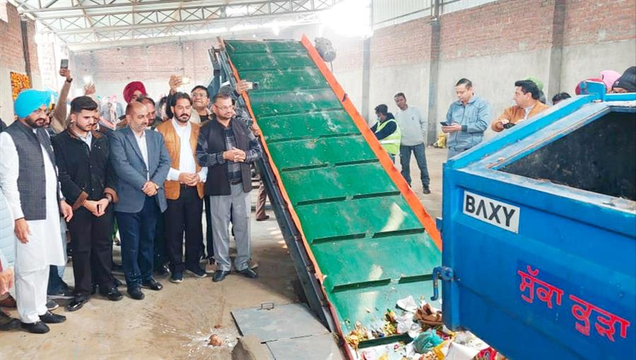 कैबिनेट मंत्री तरुनप्रीत सिंह सौंद ने पंजाब को कूड़ा मुक्त करने की पायलट परियोजना की खन्ना से शुरुआत की