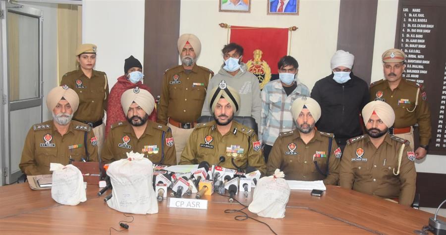 पंजाब पुलिस ने संक्षिप्त मुठभेड़ के बाद गोलीबारी की घटना में शामिल दो आरोपियों को गिरफ्तार किया; एक पिस्तौल बरामद