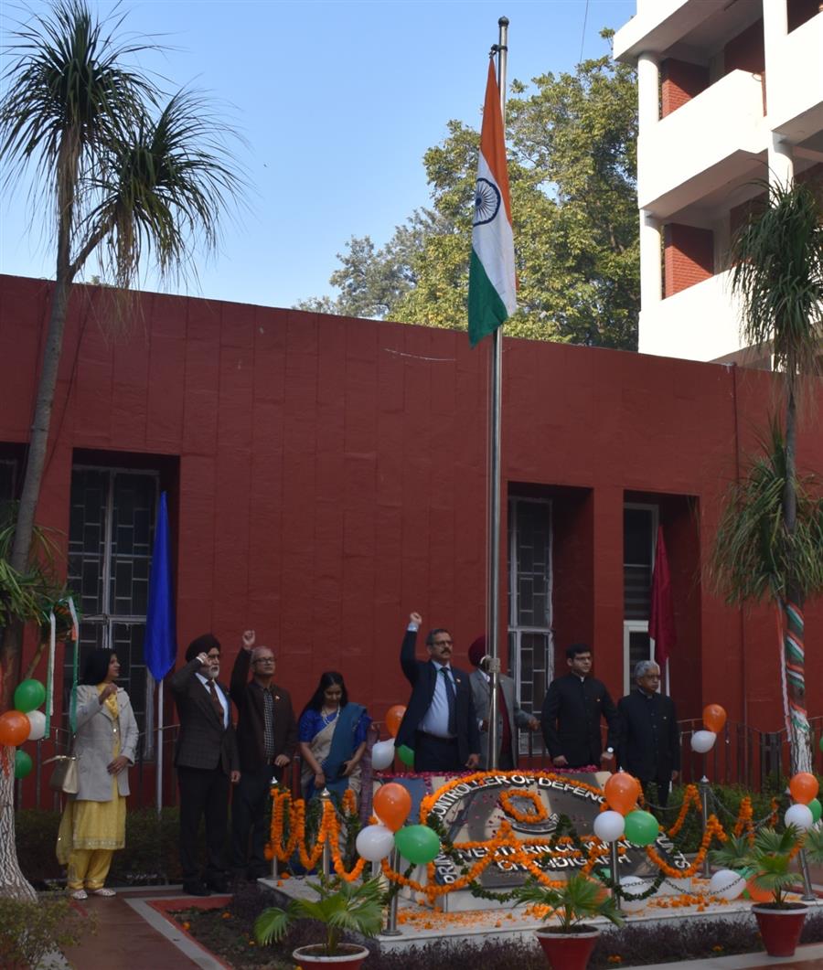 रक्षा लेखा प्रधान नियंत्रक कार्यालय द्वारा 76वां गणतंत्र दिवस बड़े गर्व और उत्साह के साथ मनाया गया