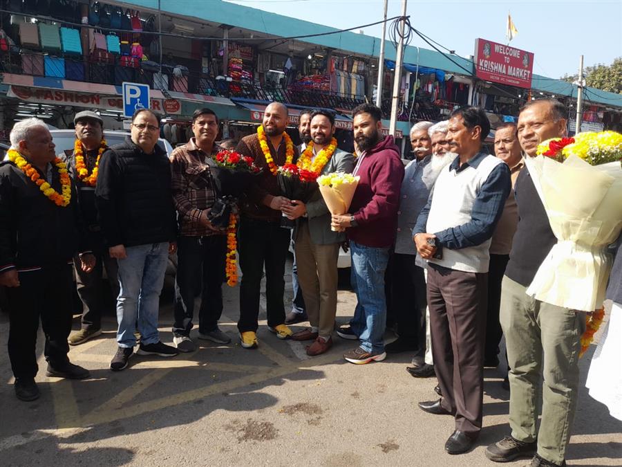 जसबीर सिंह बंटी के सीनियर डिप्टी मेयर बनने पर कृष्णा मार्किट ने किया सम्मानित