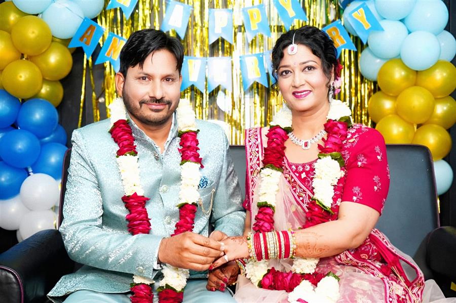 एक दूसरे की परवाह व प्यार करते हुए विकास और नीलम की शादी ने पूरे किये 25 साल