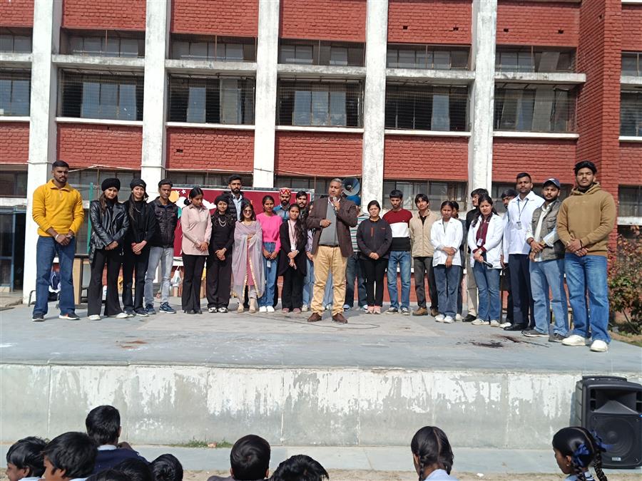 गवर्नमेंट कॉलेज सेक्टर 11 ने सेक्टर 25 गवर्नमेंट स्कूल में सामाजिक आउटरीच कार्यक्रम के तहत किया विजिट