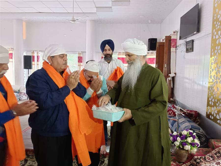 अनिल वोहरा ने गुरुद्वारा नानकसर में बाबा गुरदेव सिंह जी से लिया आशीर्वाद