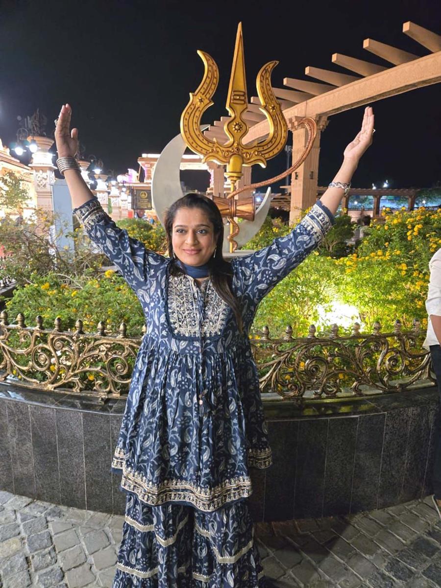 अभिनेत्री, इन्फ्लुएंसर एकता जैन ने किए महाकालेश्वर ज्योतिर्लिंग के दर्शन