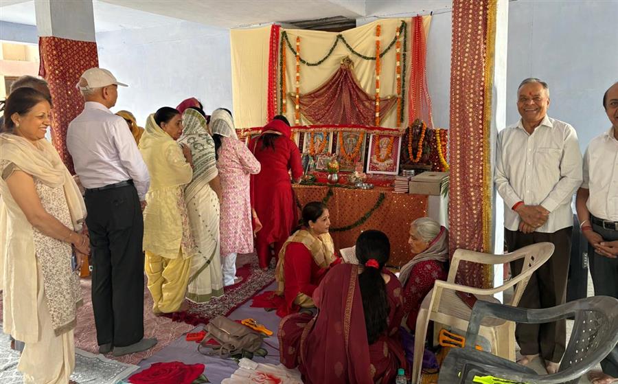 एसबीआई सोसाइटी के निवासी नवरात्रि उत्सव में शामिल हुए