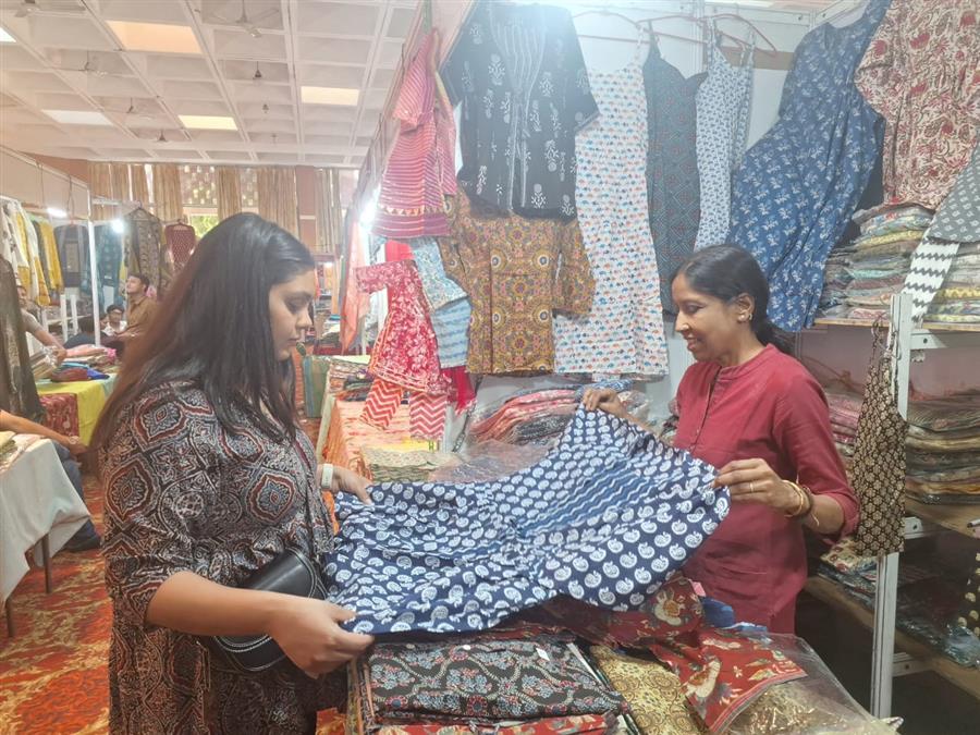 नेशनल सिल्क एक्सपो की शुरुआत भारतीय हथकरघा विरासत का उत्सव