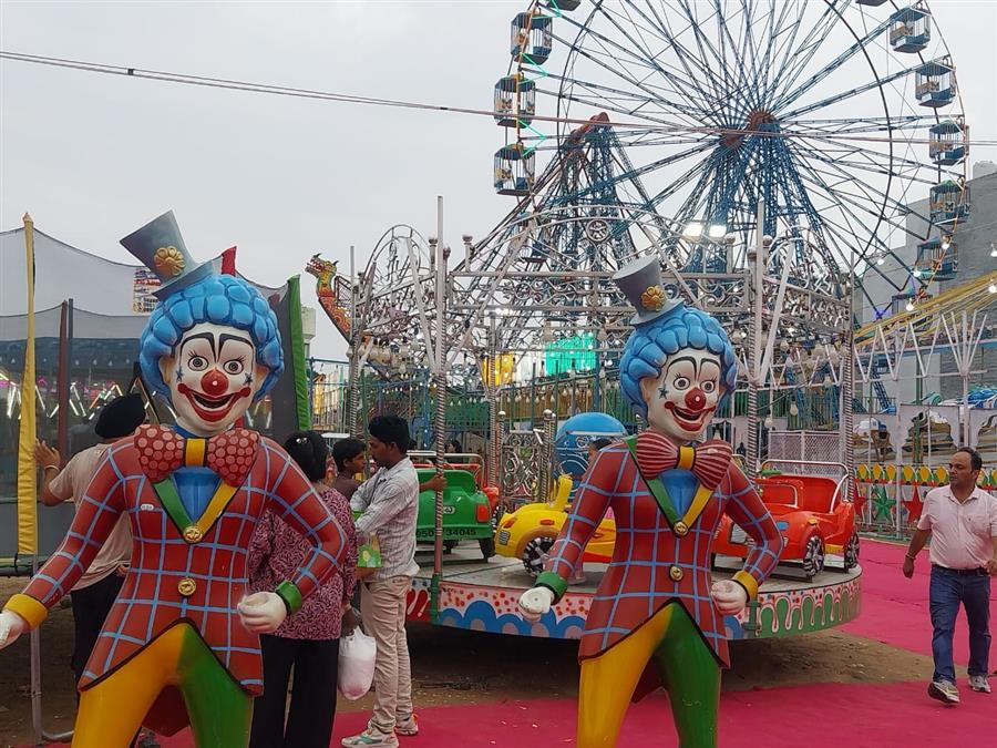 डिनो मॉल खरड़ में आया विशालकाय किंगकांग 
