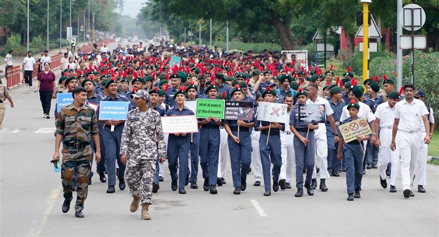मुख्य सचिव ने नशा मुक्त भारत की शपथ दिलाई और “अंतर्राष्ट्रीय नशा मुक्ति दिवस और अवैध तस्करी” मनाने के लिए सुखना झील से रैली को हरी झंडी दिखाई