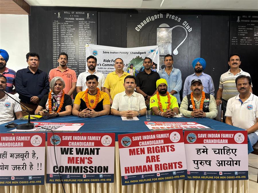 हमारे देश में जानवरों तक के लिए भी आयोग व मंत्रालय है, पर पुरुषों के लिए ही नहीं है : रोहित डोगरा