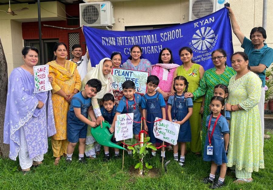 गो ग्रीन विद रायन' अभियान के तहत रायन इंटरनेशनल स्कूल चंडीगढ़ ने रोपी हरियाली
