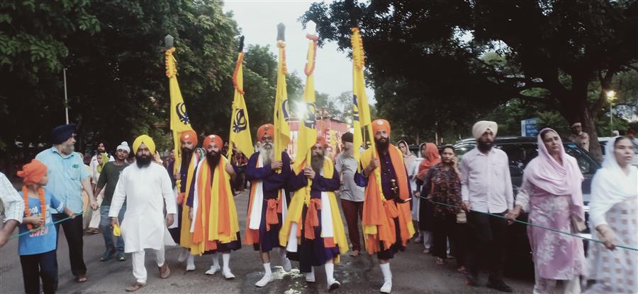 श्री गुरु हरि कृष्ण साहिब जी के प्रकाश पर्व पर नगर कीर्तन का आयोजन 