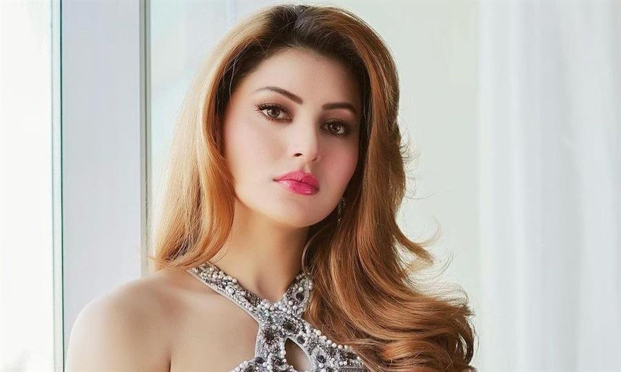 7 करोड़ की फीस लेकर उर्वशी रौतेला ने दिखाई अपनी स्टार पॉवर