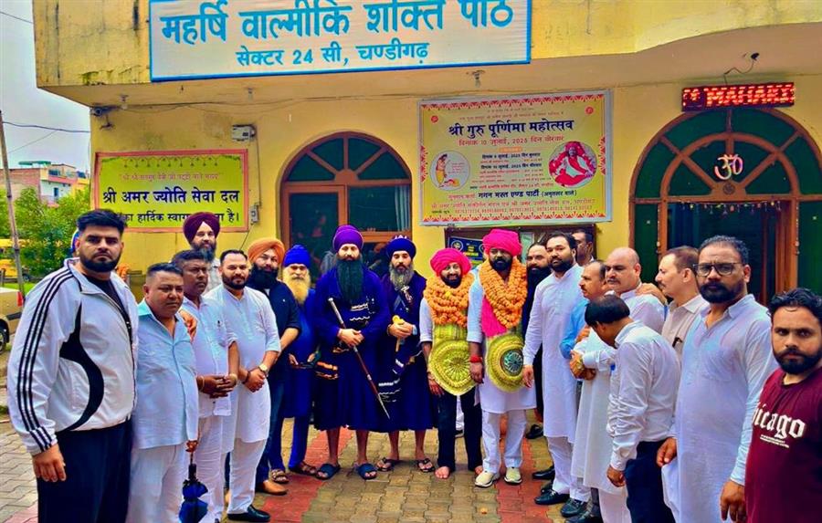 सेक्टर 24 भगवान वाल्मीकि मंदिर आश्रम में सर्वसमाज की बैठक