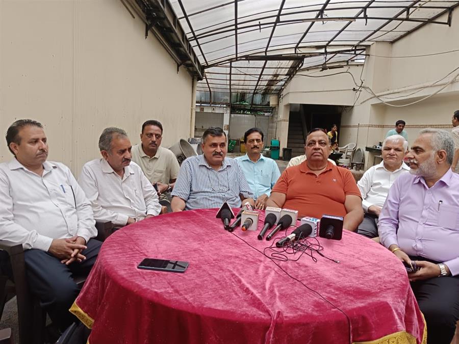 धार्मिक स्थलों को सोलर पैनल लगवाने के लिए सब्सिडी मिलनी चाहिए : हरभूषण गुलाटी