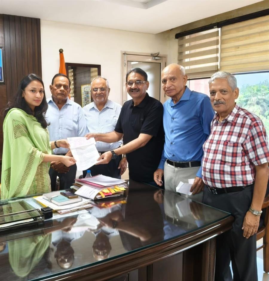 सूद सभा चंडीगढ़ ने बाढ़ पीड़ितों की सहायता के लिए पंजाब को दिए एक लाख रुपए