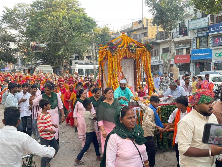 चंडीगढ़ में भगवान वाल्मीकि शोभायात्रा धूमधाम से निकाली गई, हजारों श्रद्धालुओं ने लिया हिस्सा